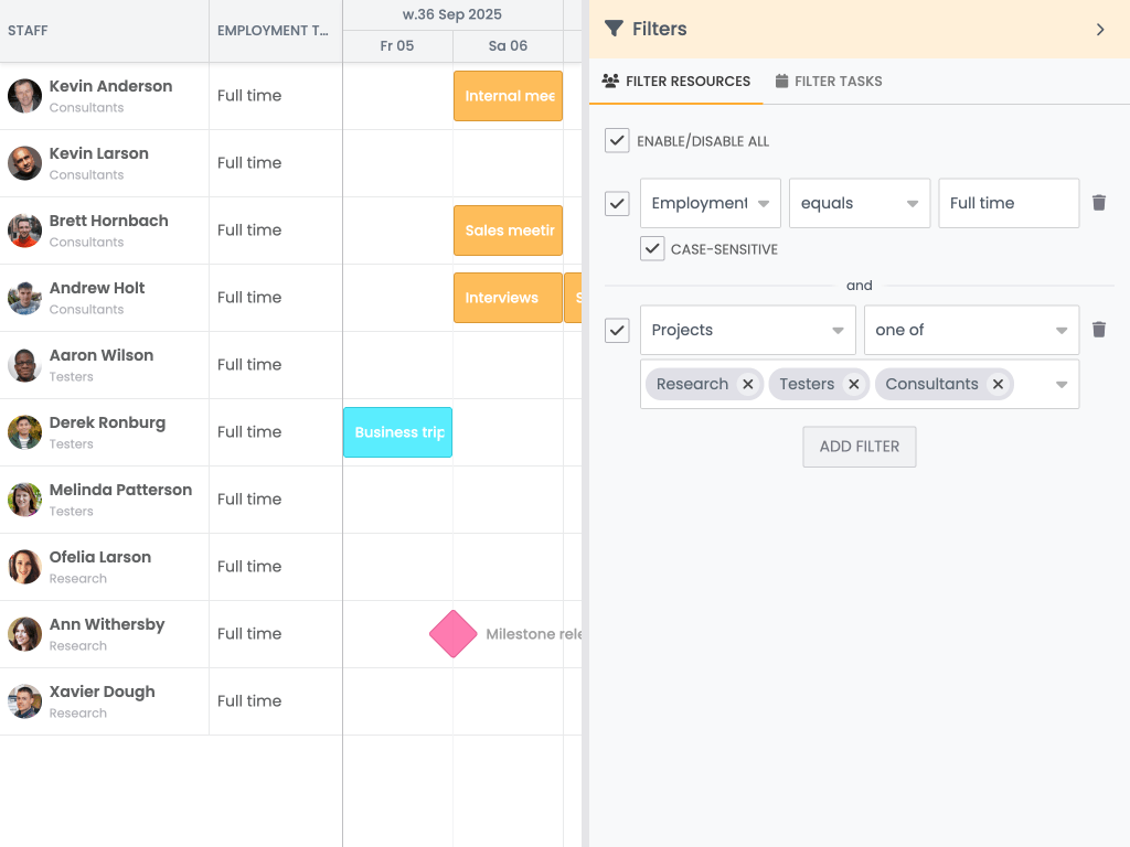 FieldFilterPickerGroup demo - Shows how to use FieldFilterPickerGroup to filter a Scheduler store.